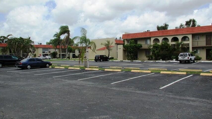 For Rent: $1,900 (2 beds, 1 baths, 728 Square Feet)