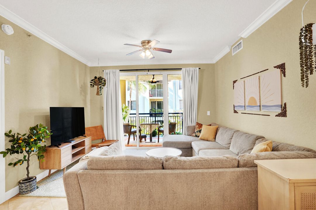 For Rent: $2,300 (2 beds, 2 baths, 1048 Square Feet)