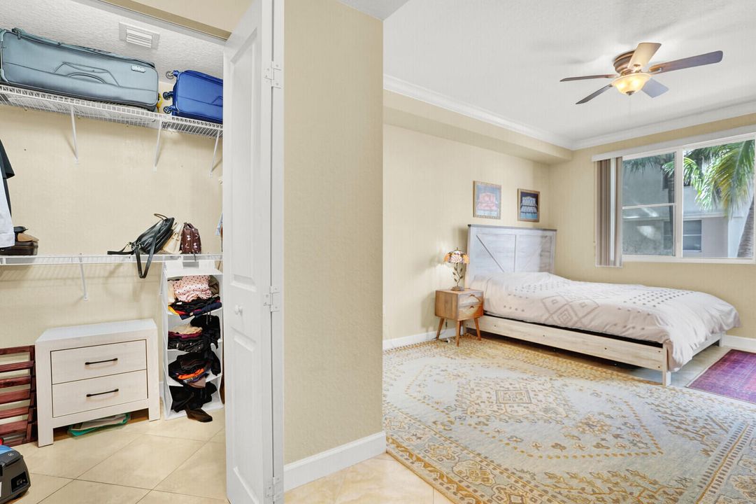 For Rent: $2,300 (2 beds, 2 baths, 1048 Square Feet)