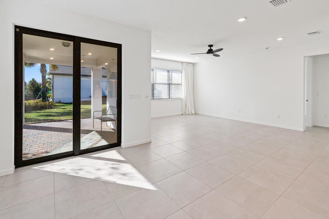 出租: $3,400 (4 贝兹, 2 浴室, 1849 平方英尺)