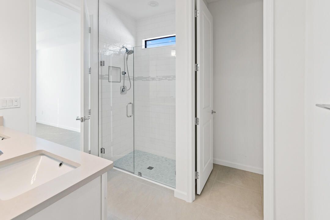 出租: $3,400 (4 贝兹, 2 浴室, 1849 平方英尺)