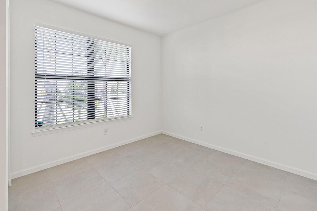 出租: $3,400 (4 贝兹, 2 浴室, 1849 平方英尺)