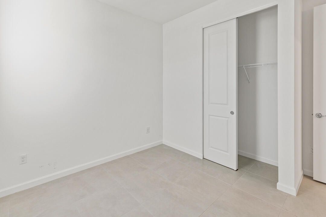 出租: $3,400 (4 贝兹, 2 浴室, 1849 平方英尺)