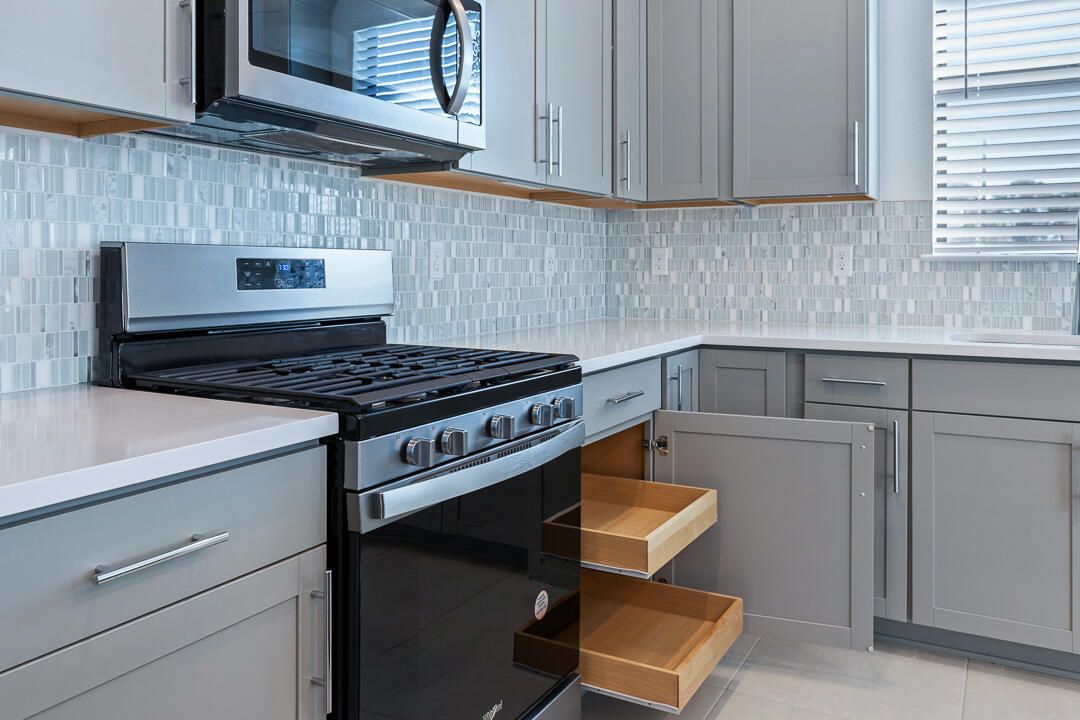 出租: $3,400 (4 贝兹, 2 浴室, 1849 平方英尺)