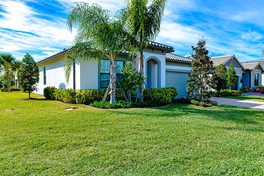 出租: $3,400 (4 贝兹, 2 浴室, 1849 平方英尺)