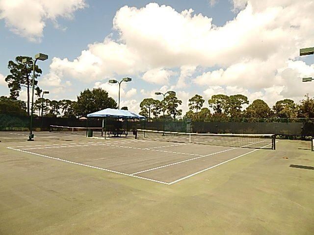 For Sale: $345,000 (2 beds, 2 baths, 1311 Square Feet)