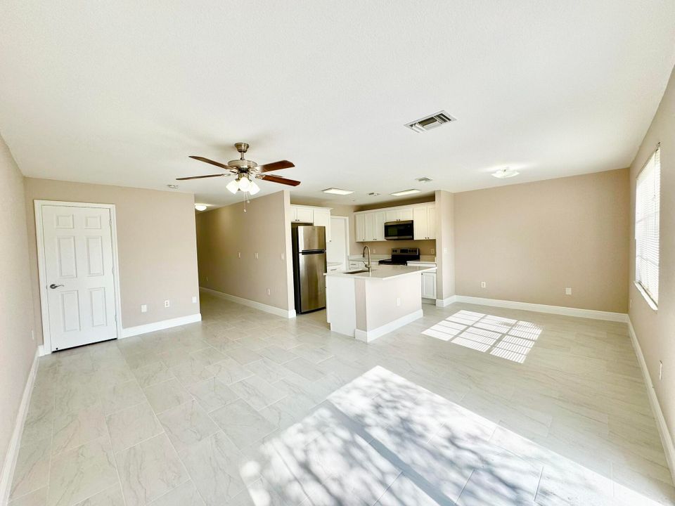 For Rent: $2,900 (3 beds, 2 baths, 1441 Square Feet)