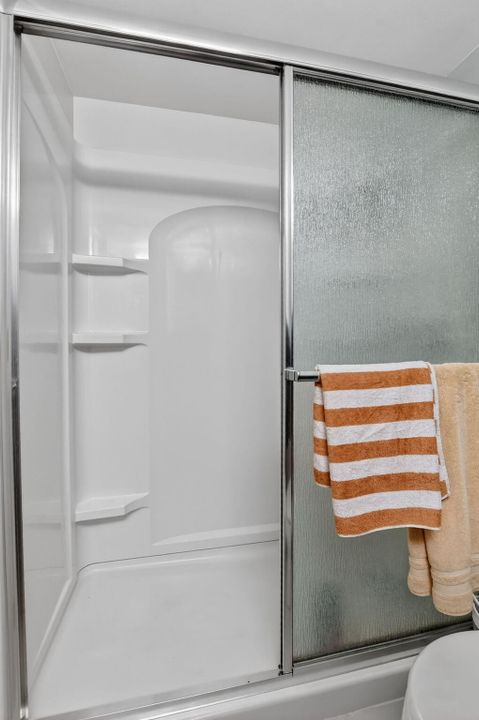 待售: $139,900 (1 贝兹, 1 浴室, 715 平方英尺)