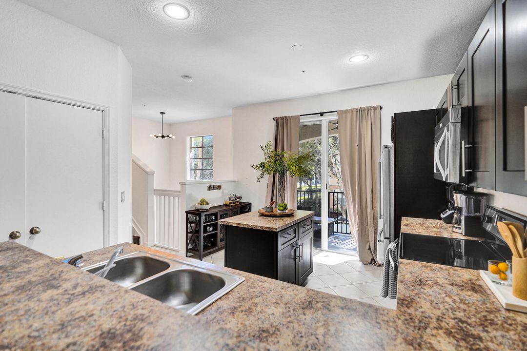 En Venta: $450,000 (3 camas, 2 baños, 1796 Pies cuadrados)