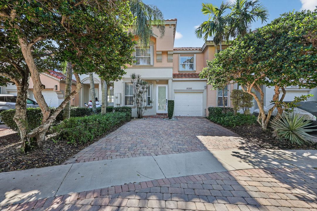 For Sale: $585,000 (3 beds, 2 baths, 1960 Square Feet)