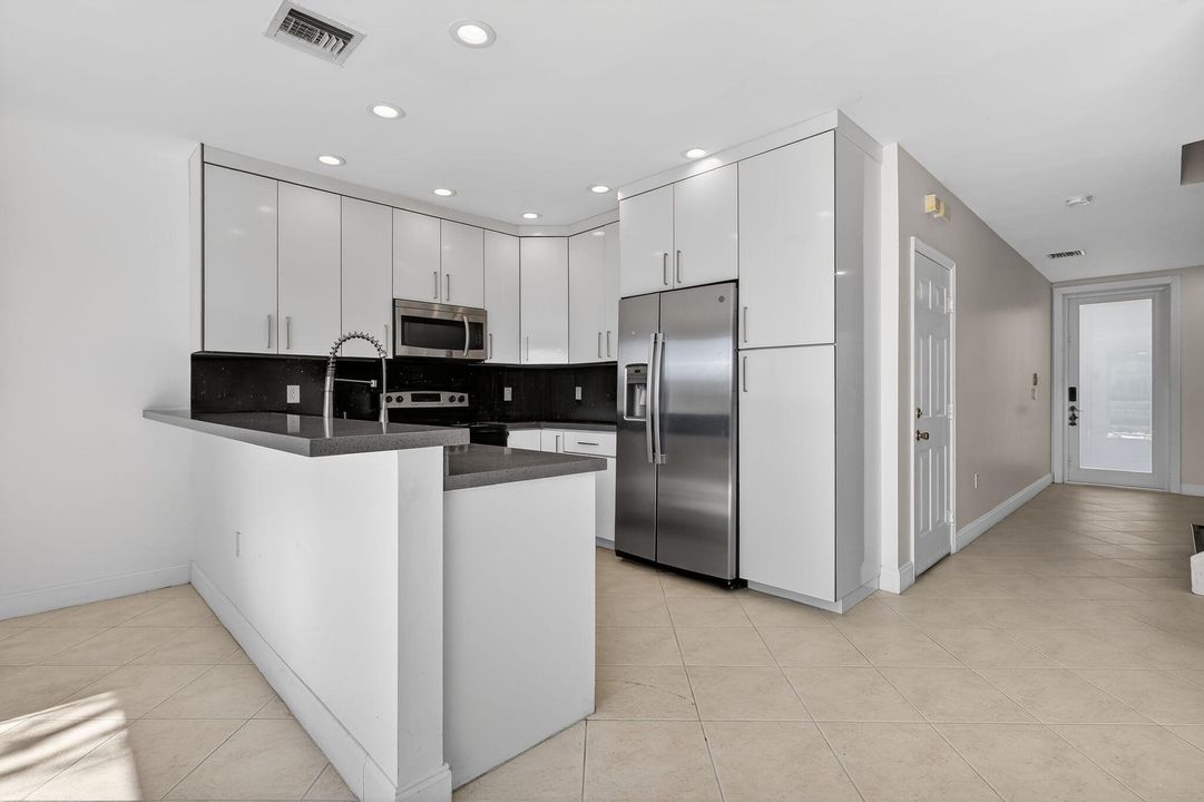 For Sale: $585,000 (3 beds, 2 baths, 1960 Square Feet)