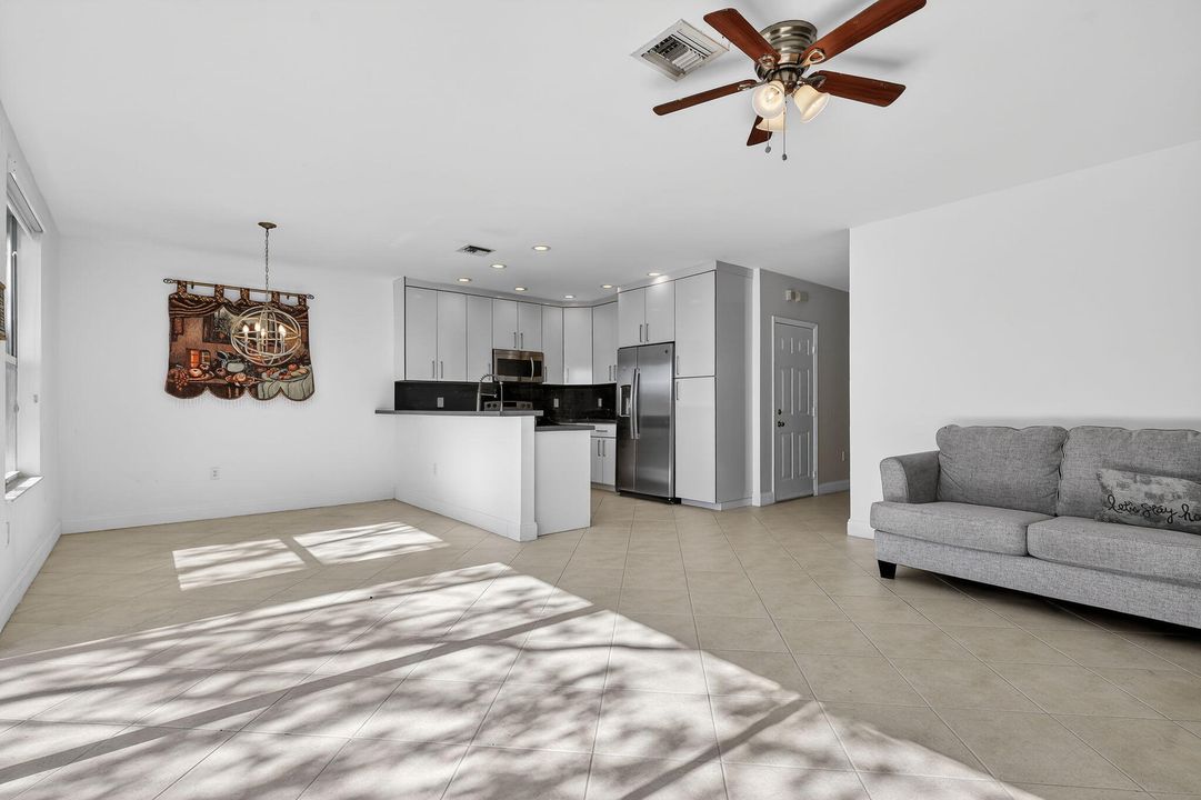 For Sale: $585,000 (3 beds, 2 baths, 1960 Square Feet)