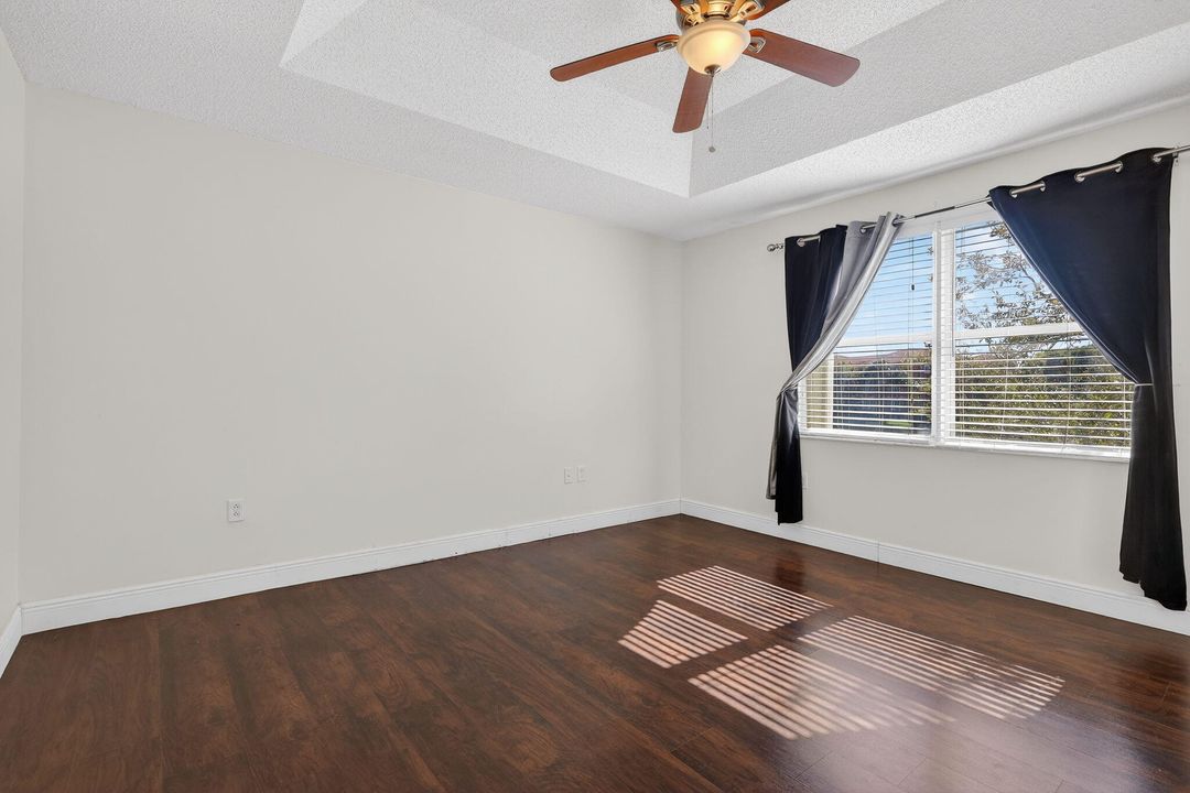 For Sale: $585,000 (3 beds, 2 baths, 1960 Square Feet)