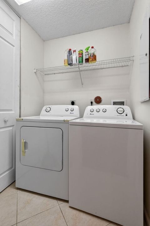 For Sale: $585,000 (3 beds, 2 baths, 1960 Square Feet)