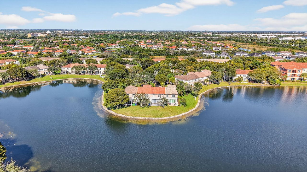 For Sale: $585,000 (3 beds, 2 baths, 1960 Square Feet)