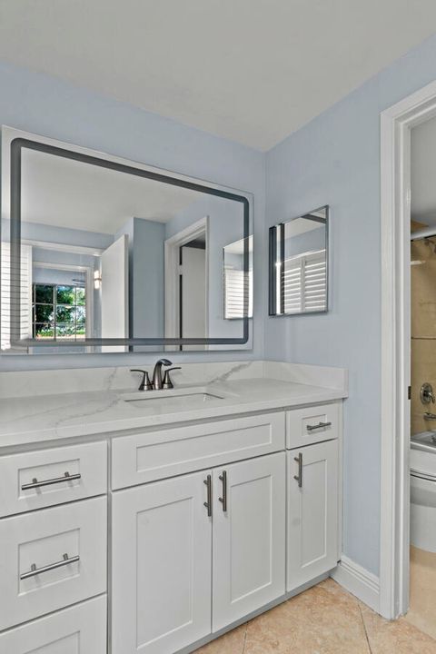 For Sale: $235,000 (2 beds, 1 baths, 922 Square Feet)