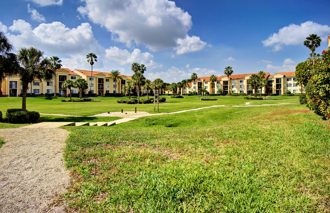 For Sale: $235,000 (2 beds, 1 baths, 922 Square Feet)