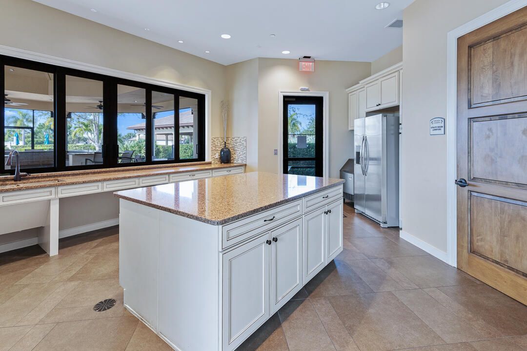 出租: $3,400 (4 贝兹, 2 浴室, 1849 平方英尺)