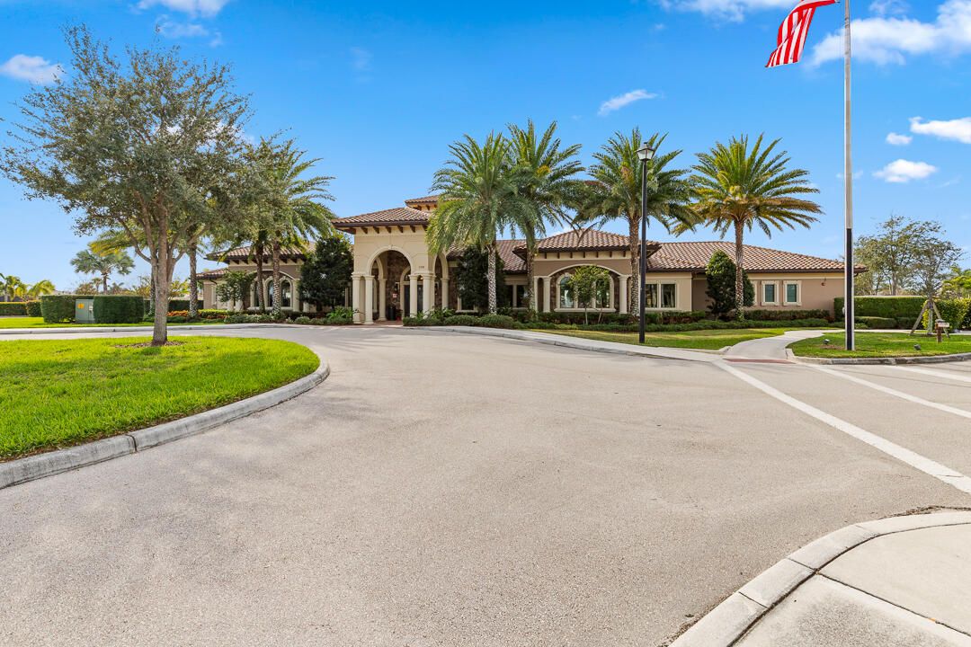 出租: $3,400 (4 贝兹, 2 浴室, 1849 平方英尺)