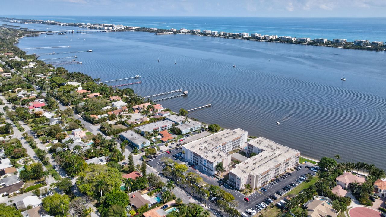 For Sale: $124,900 (1 beds, 1 baths, 658 Square Feet)