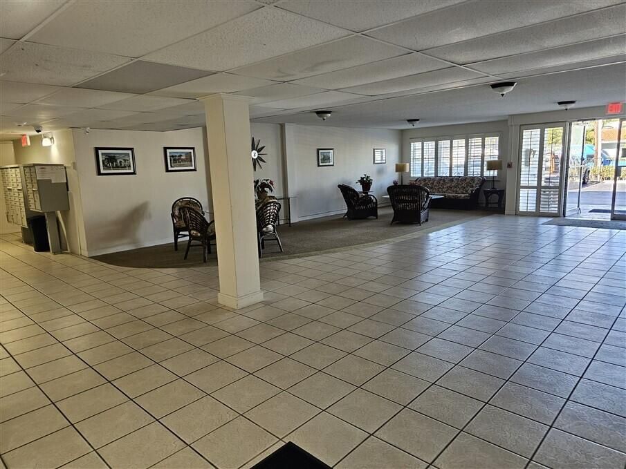 For Sale: $124,900 (1 beds, 1 baths, 658 Square Feet)