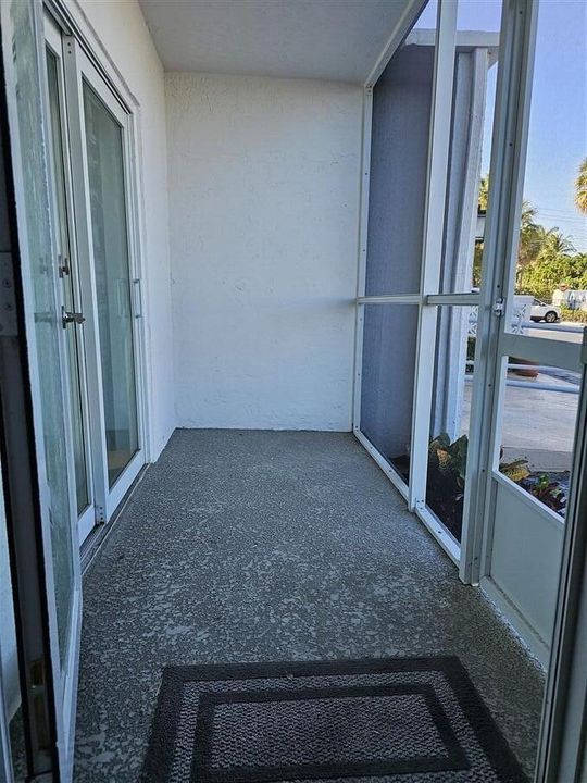 For Sale: $124,900 (1 beds, 1 baths, 658 Square Feet)