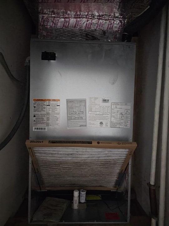 For Sale: $124,900 (1 beds, 1 baths, 658 Square Feet)