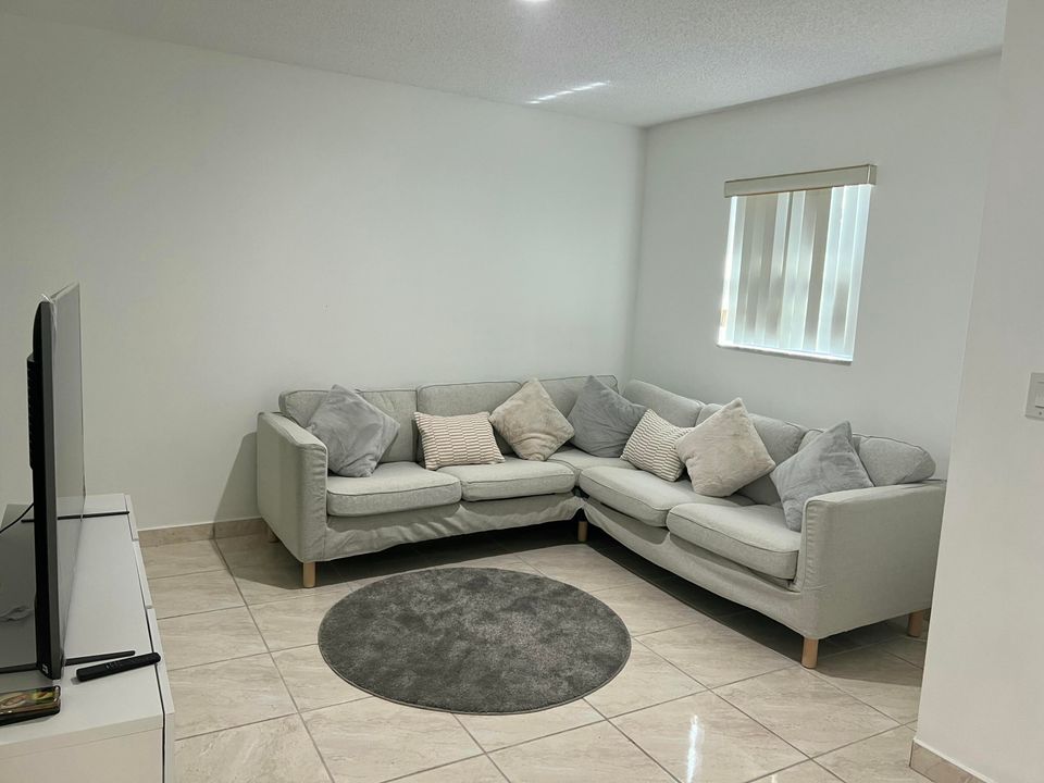 En Venta: $520,000 (3 camas, 2 baños, 1108 Pies cuadrados)