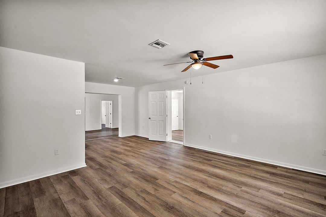 En Venta: $400,000 (4 camas, 3 baños, 2196 Pies cuadrados)