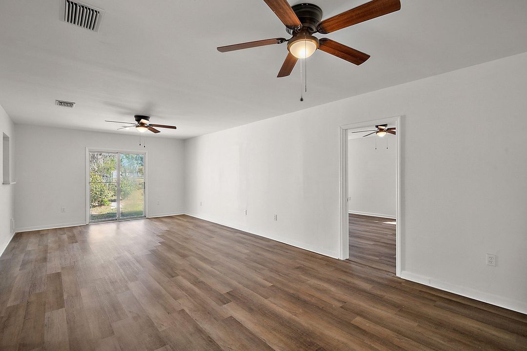 En Venta: $400,000 (4 camas, 3 baños, 2196 Pies cuadrados)