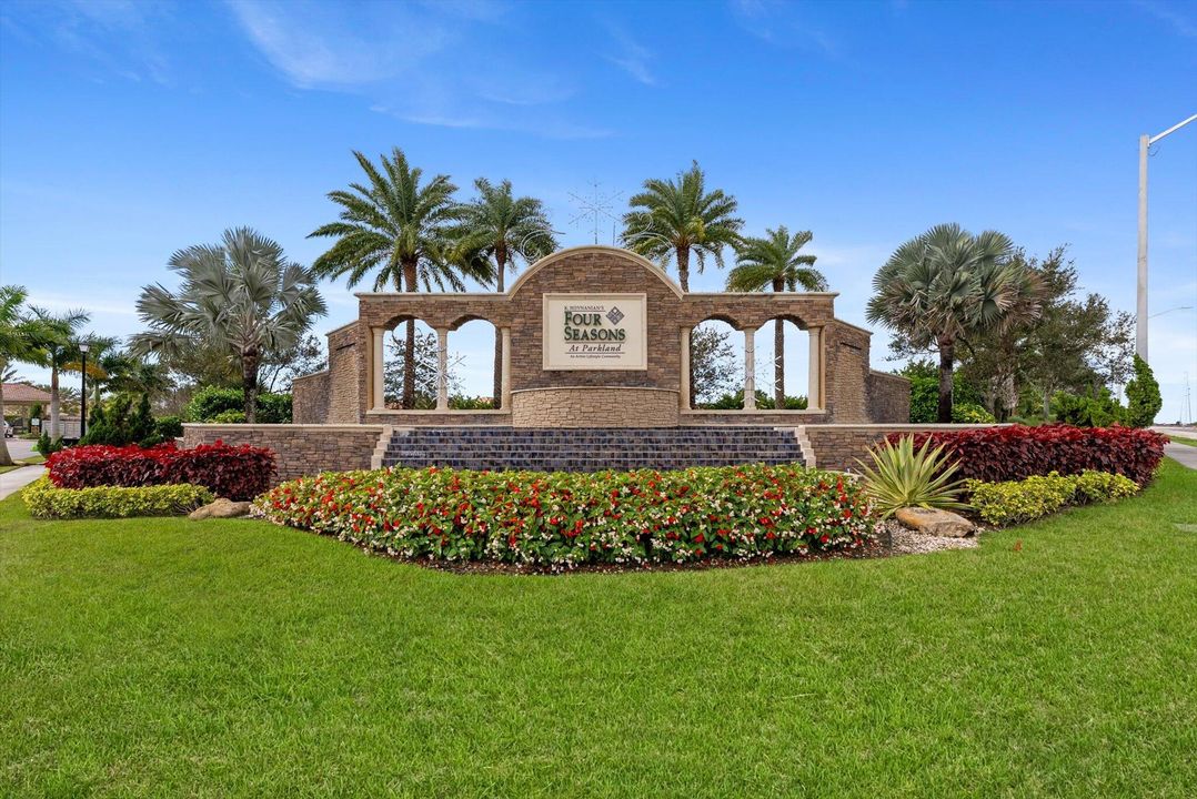 En Venta: $949,000 (2 camas, 2 baños, 2300 Pies cuadrados)