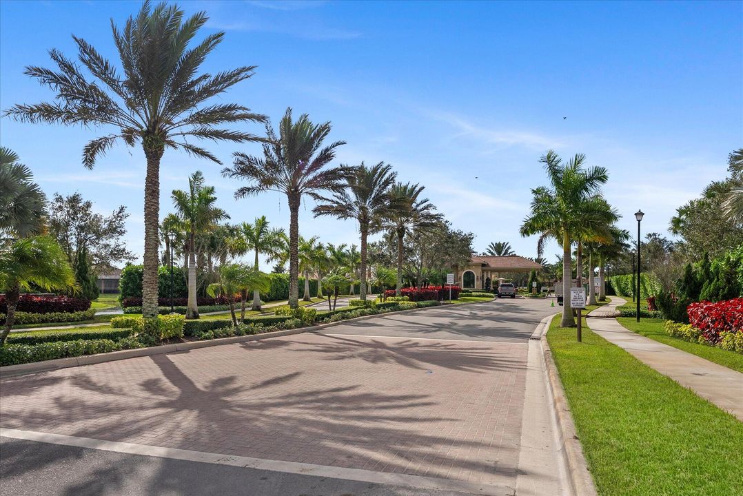 En Venta: $949,000 (2 camas, 2 baños, 2300 Pies cuadrados)