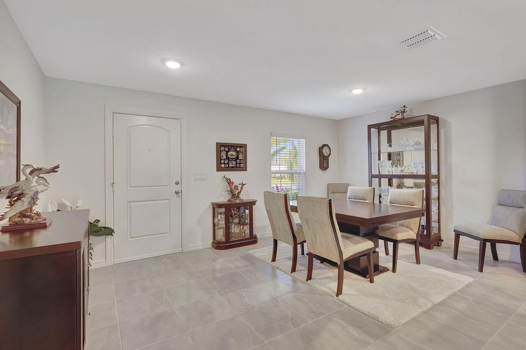 На продажу: $347,000 (3 спален, 2 ванн, 1696 Квадратных фут)