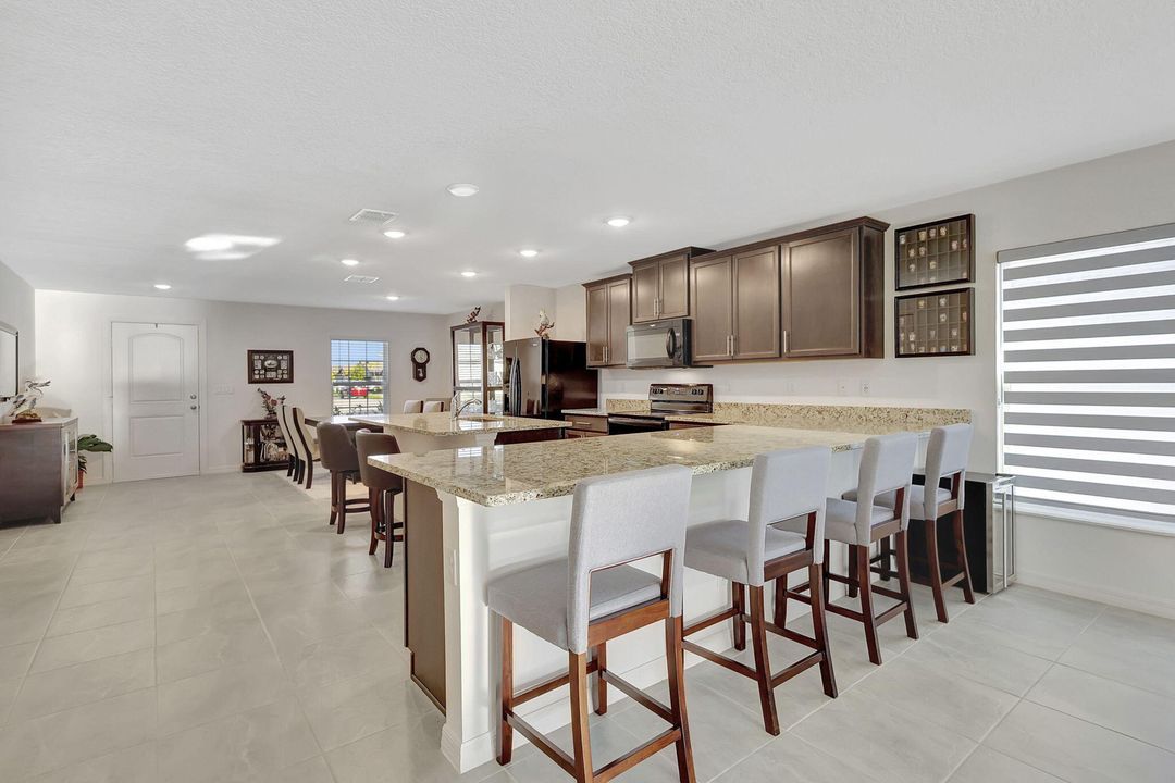 На продажу: $347,000 (3 спален, 2 ванн, 1696 Квадратных фут)