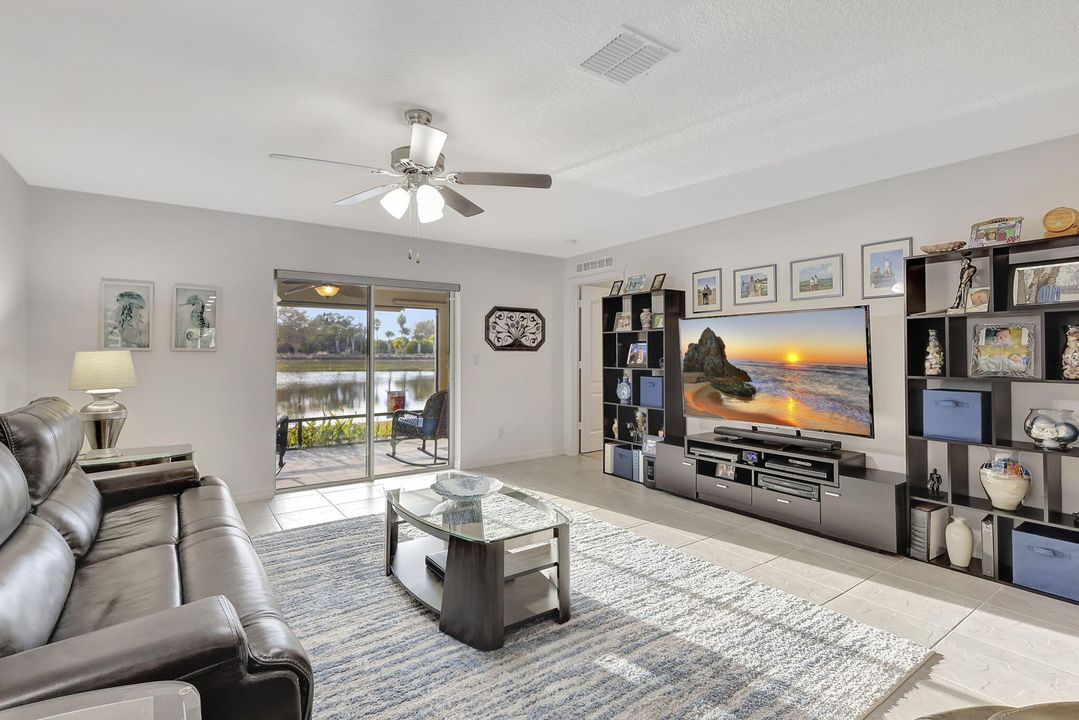 На продажу: $347,000 (3 спален, 2 ванн, 1696 Квадратных фут)