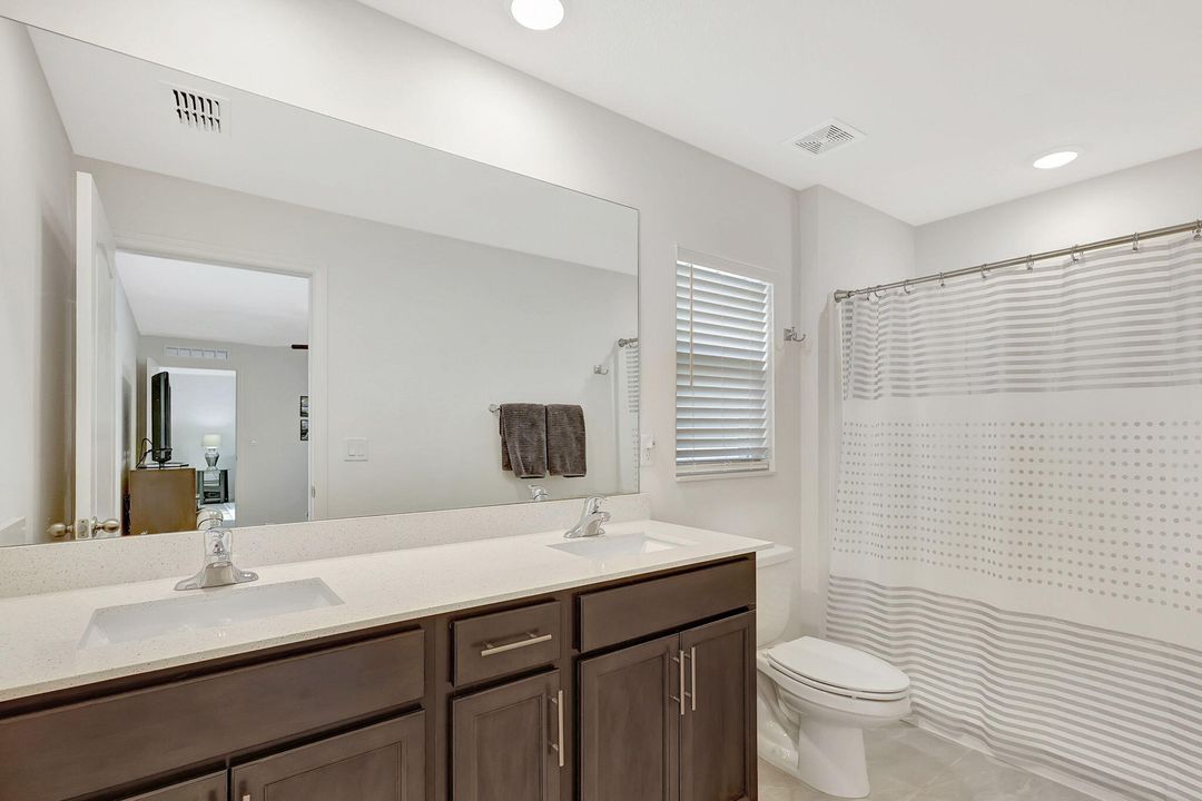 На продажу: $347,000 (3 спален, 2 ванн, 1696 Квадратных фут)