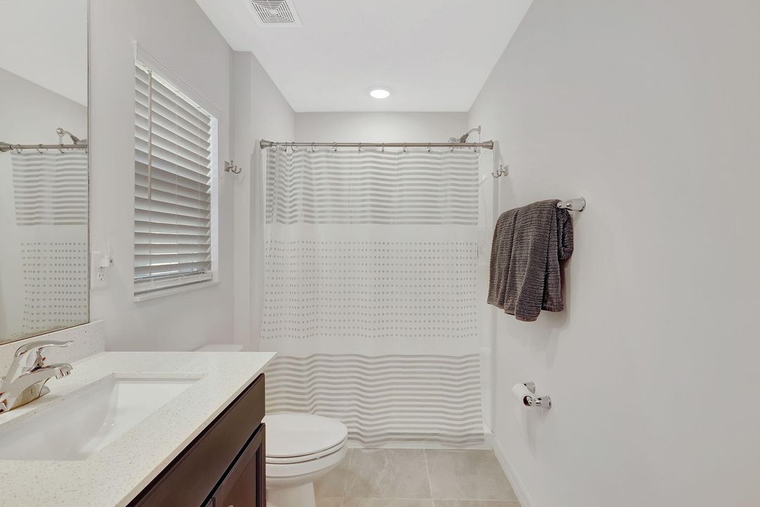 На продажу: $347,000 (3 спален, 2 ванн, 1696 Квадратных фут)