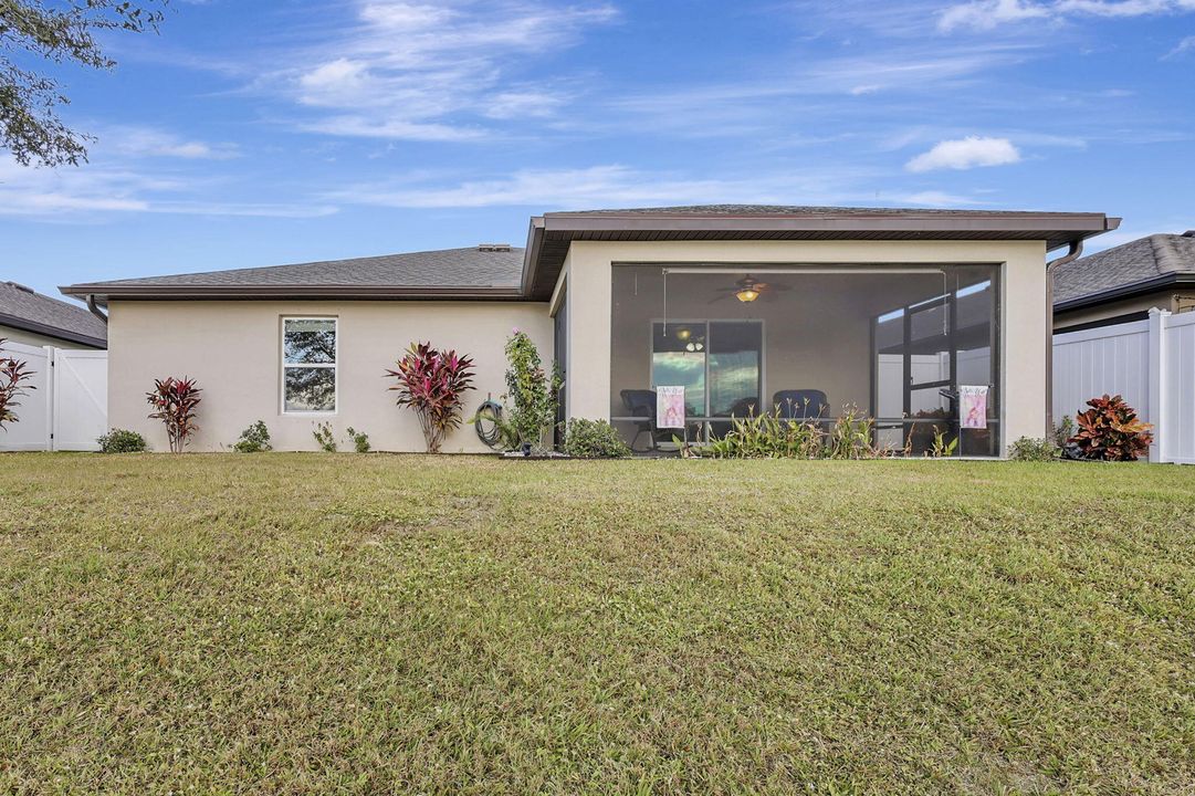 На продажу: $347,000 (3 спален, 2 ванн, 1696 Квадратных фут)