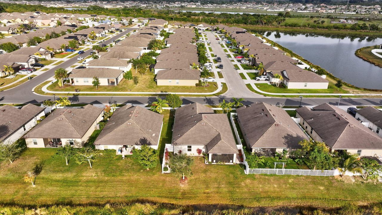 На продажу: $347,000 (3 спален, 2 ванн, 1696 Квадратных фут)