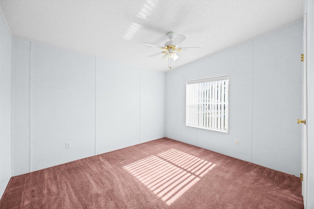 For Sale: $137,900 (3 beds, 2 baths, 1336 Square Feet)