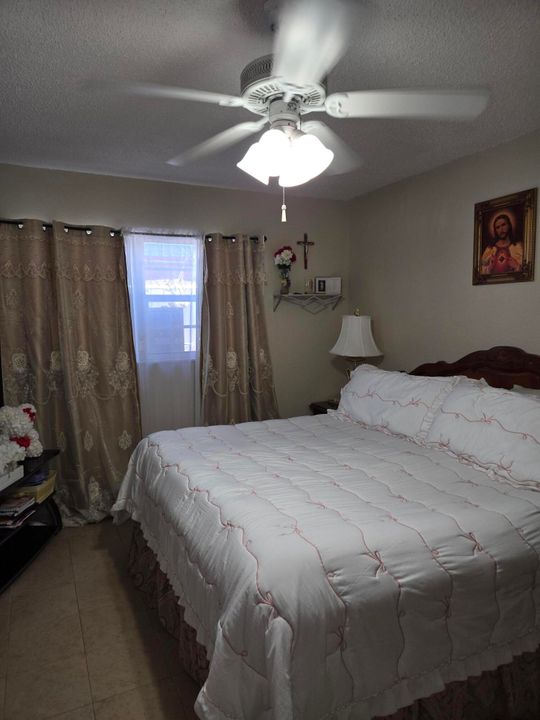 待售: $239,900 (2 贝兹, 2 浴室, 1284 平方英尺)