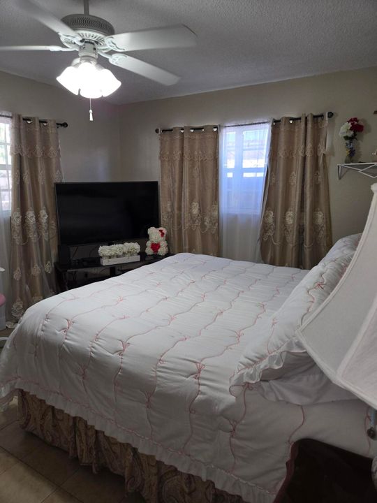 待售: $239,900 (2 贝兹, 2 浴室, 1284 平方英尺)