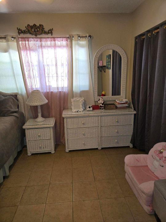 待售: $239,900 (2 贝兹, 2 浴室, 1284 平方英尺)