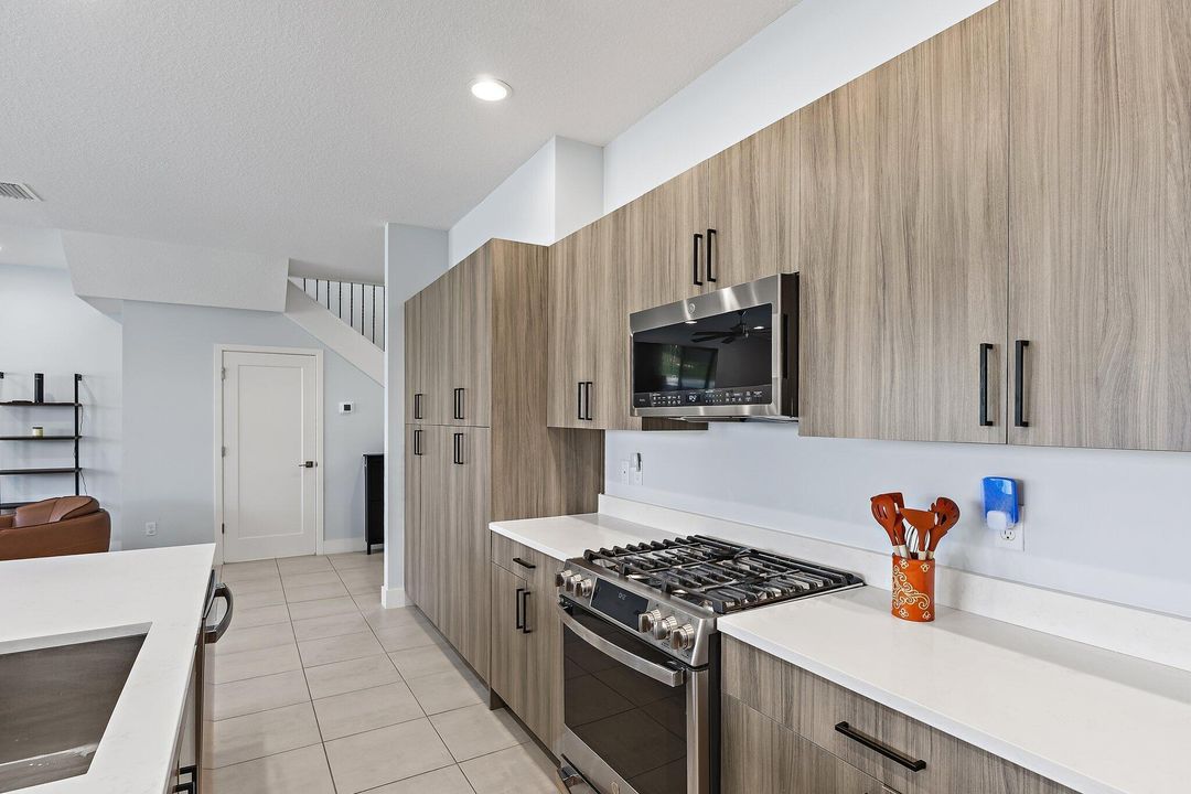 For Sale: $735,000 (4 beds, 3 baths, 2512 Square Feet)