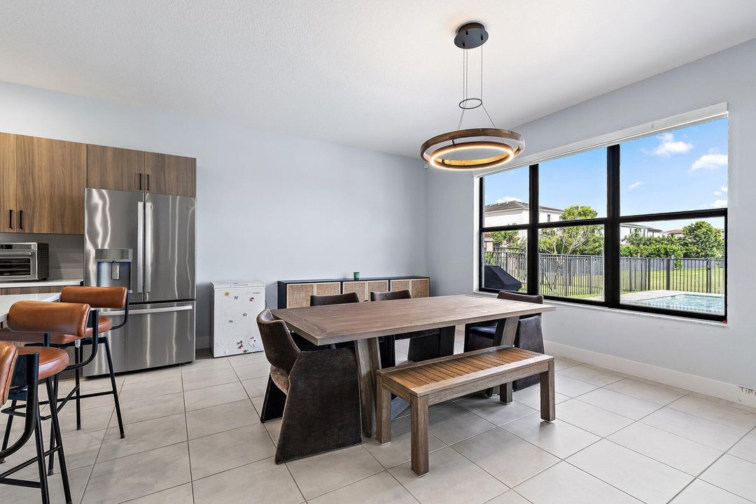 For Sale: $735,000 (4 beds, 3 baths, 2512 Square Feet)