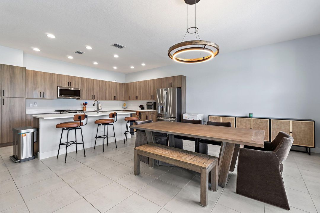 For Sale: $735,000 (4 beds, 3 baths, 2512 Square Feet)