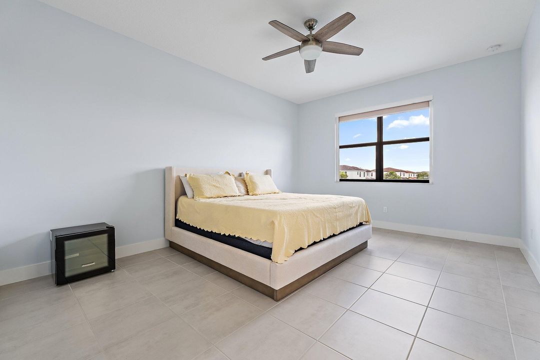 For Sale: $735,000 (4 beds, 3 baths, 2512 Square Feet)