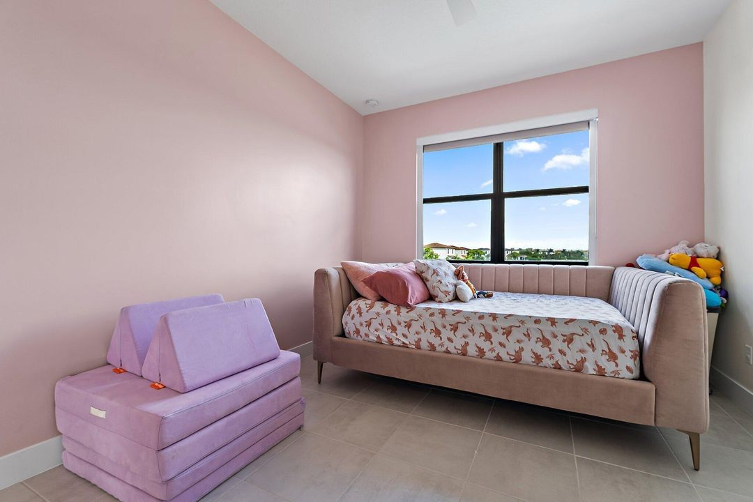 For Sale: $735,000 (4 beds, 3 baths, 2512 Square Feet)