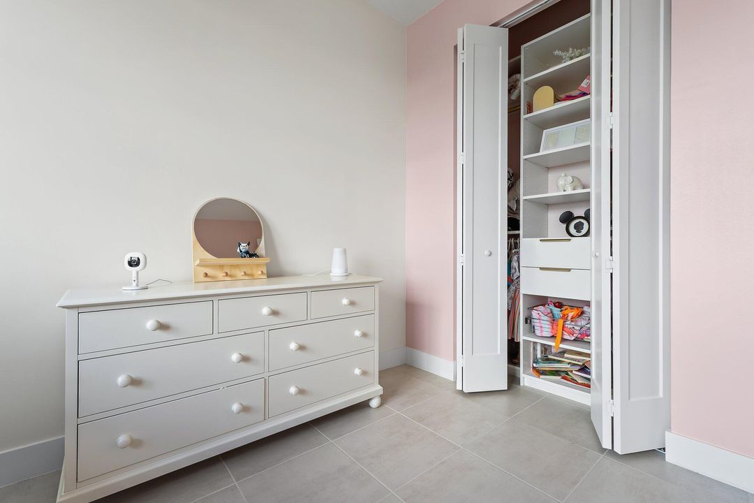 For Sale: $735,000 (4 beds, 3 baths, 2512 Square Feet)