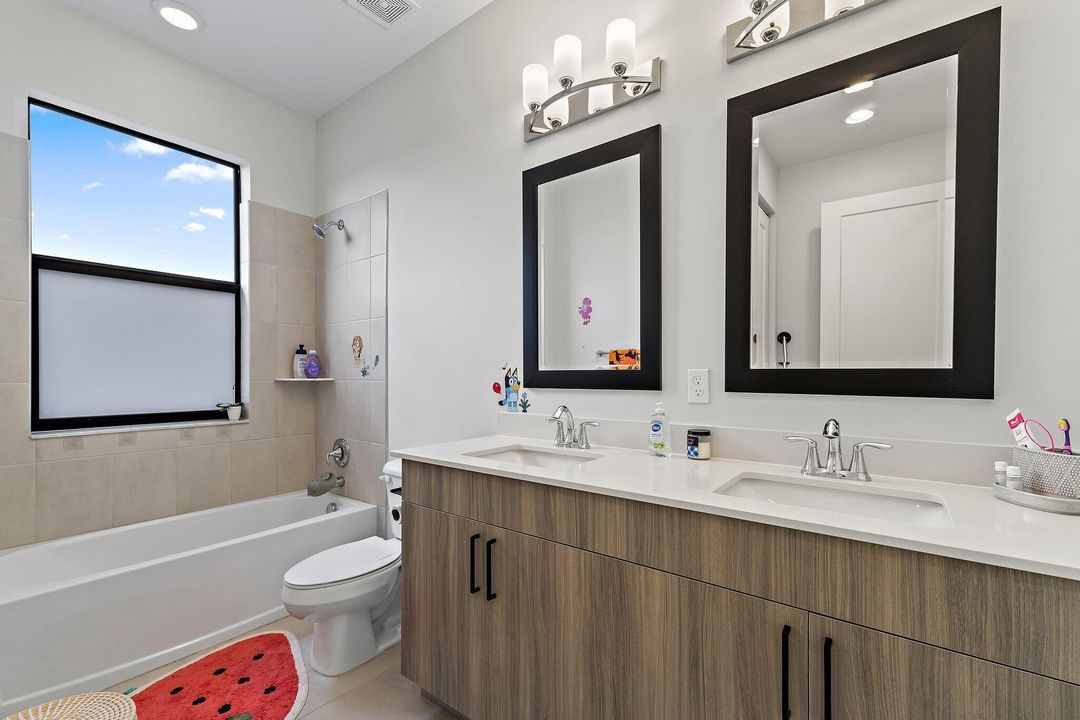 For Sale: $735,000 (4 beds, 3 baths, 2512 Square Feet)